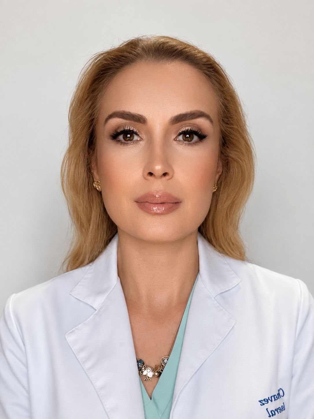 Dra. Monica Chaves
